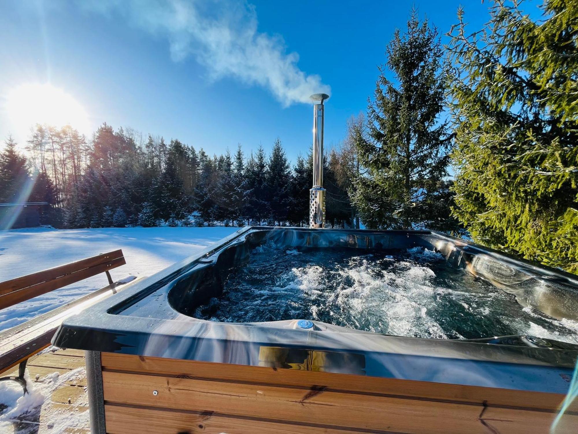 Domek Z Kominkiem Nad Jeziorem Z Jacuzzi Ogrodowym Sumowo  Экстерьер фото